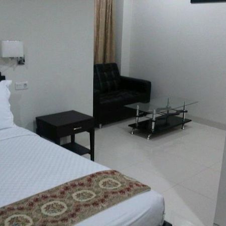 Hotel Pacific Ambon Exteriör bild
